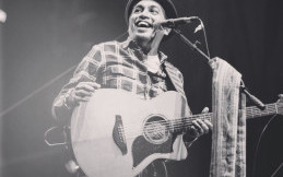 Pelantun Mobil Mama Meninggal Dunia, Selamat Jalan Glenn Fredly!