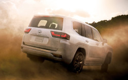 Pasang Target Penjualan Lebih Tinggi, Ini Segmen yang Dilirik All New Toyota Land Cruiser di Indonesia