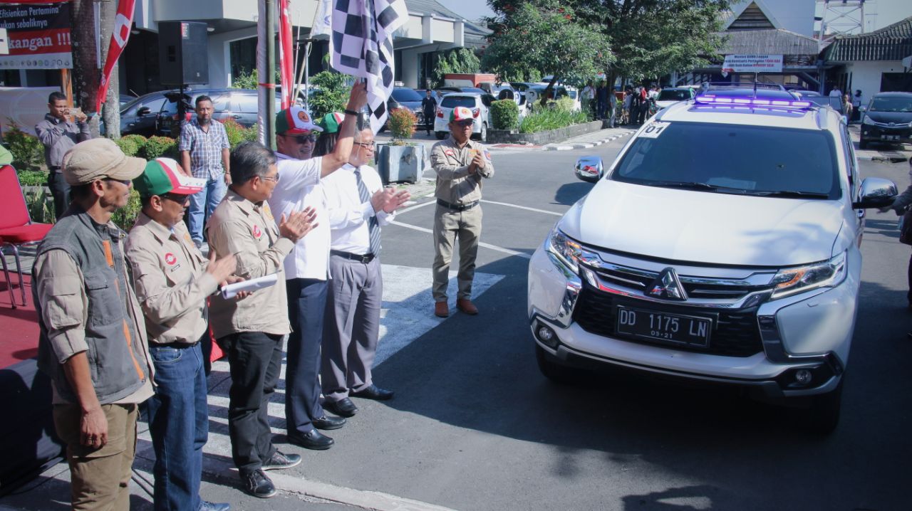 Gelar Touring Ekspedisi Energi Celebes, Pertamina Bagikan 6.000 Sepatu