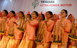 Yayasan AHM peringati Sumpah Pemuda dengan Angklung