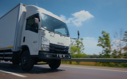 Konsumen Beli Truk Isuzu ELF NMR Pakai Uang Koin, Dihitung Selama Dua Hari Satu Malam