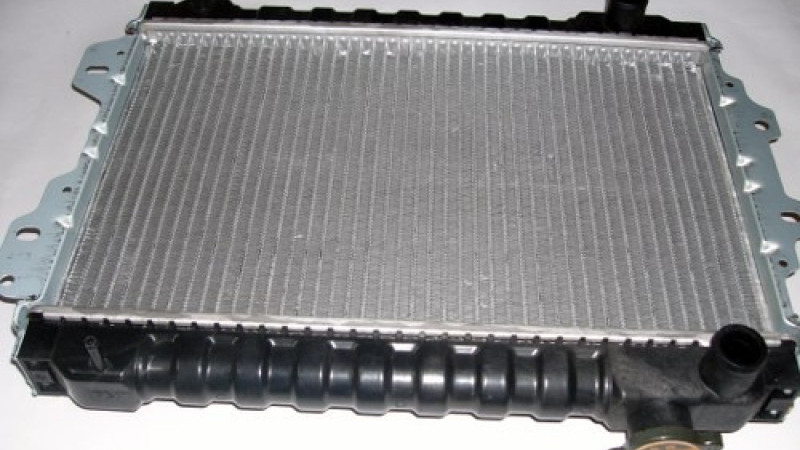 Gunanya Radiator Bisa Dikerjakan Sendiri, Ini Cara Ganti Air Radiator - kabaroto