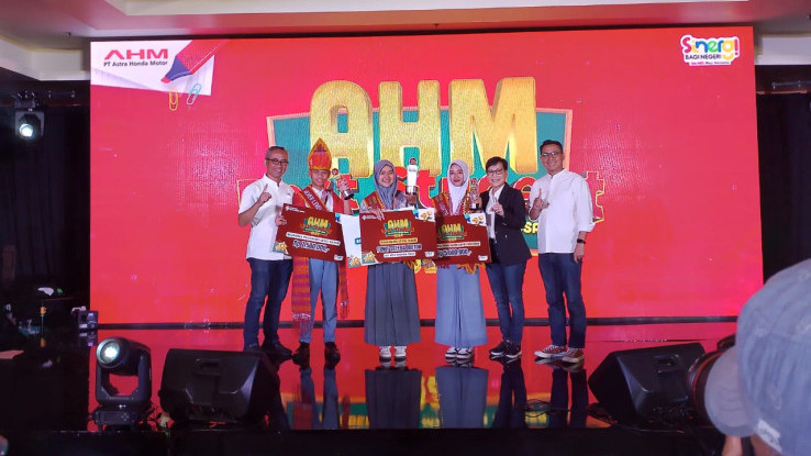 Pemenang AHM Best Student 2024 Dapat Beasiswa dan New Honda BeAT