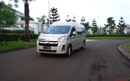 Video Review Toyota HiAce Premio