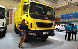 Truk Terbaru Tata Motors Curi Perhatian Pengunjung di GIIAS 2017