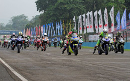 Yamaha Sunday Race 2018 Hadirkan Kelas Baru R25 Comm B Beginner  