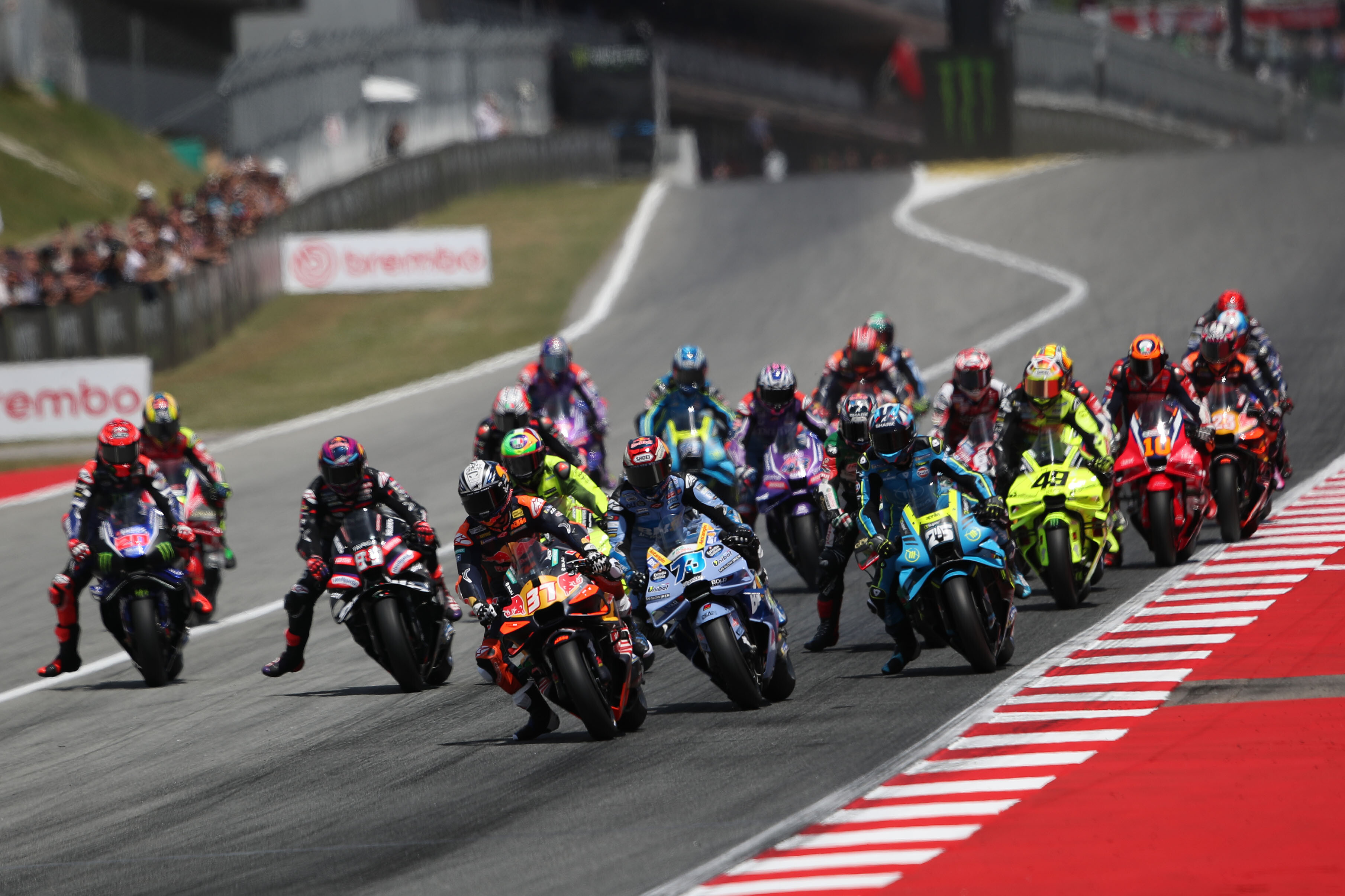 Badai Penalti Tyre Pressure 16 Detik Gemparkan MotoGP Catalunya 2026