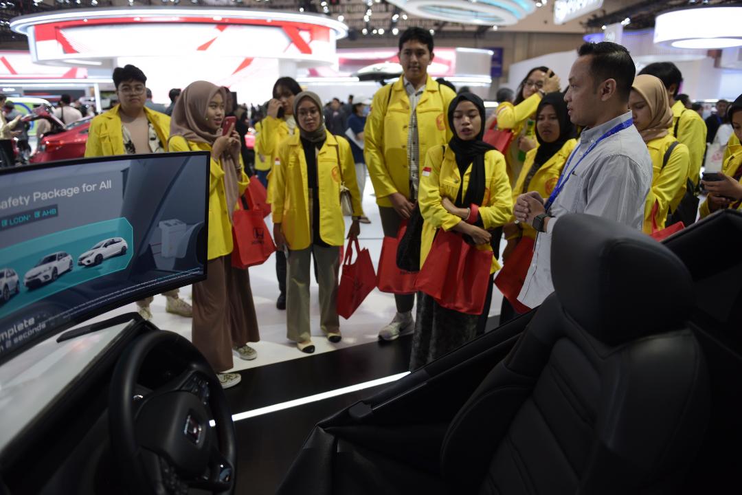 Honda Ajak Mahasiswa UI Pelajari Strategi Pemasaran di GIIAS 2023