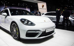 Kalahkan Pesaingnya, Porsche Cetak Rekor Penjualan Terbanyak 