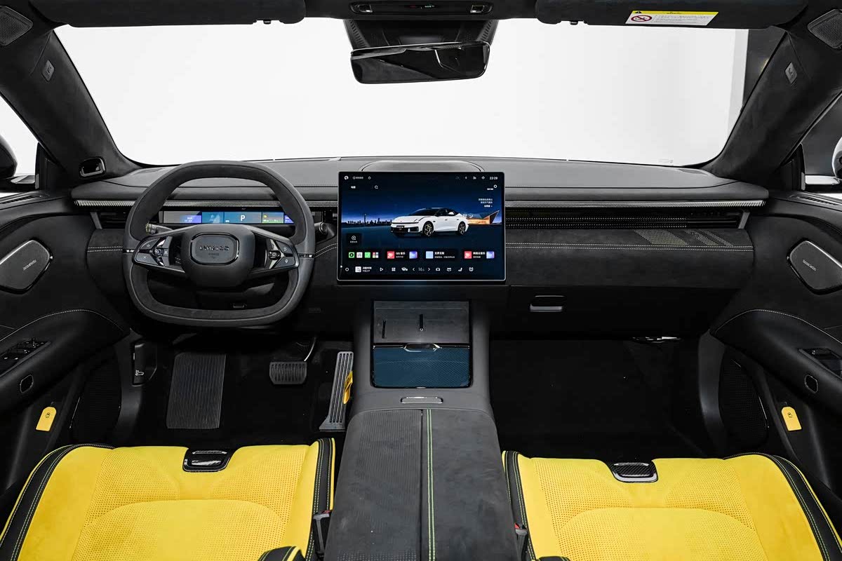 Lynk & Co 10+ kabin