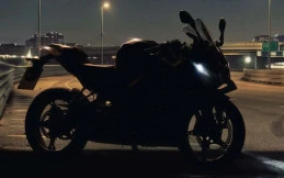 BMW F 450 RR Segera Debut, Sportbike 420 cc Untuk Pemula
