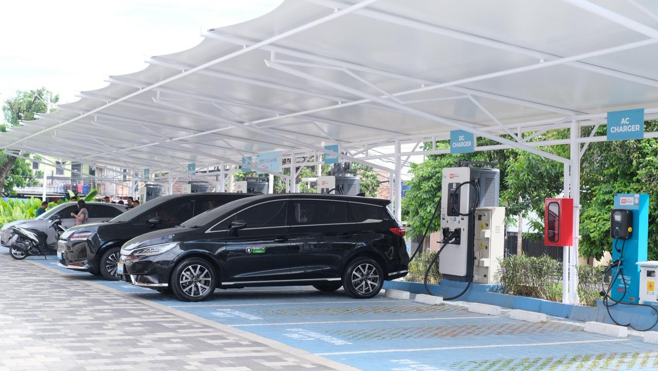 Bisa Charge 10 Mobil Sekaligus, PLN Hadirkan SPKLU Ultra Fast 200 kW