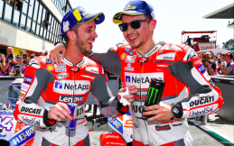 Dovizioso Tak Ingin Terus Berseteru dengan Lorenzo