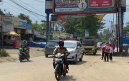 Pasar New Normal Beroperasi, Petugas Lakukan Pengalihan Arus di Sukoharjo