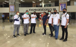 Motor Besar Indonesia dan MPR Berikan Masker untuk Wartawan dan Ojek Online