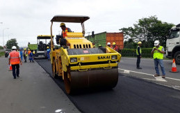 Dinilai Lebih Awet, Pemerintah Tingkatkan Penggunaan Aspal Karet Dalam Pembuatan Jalan