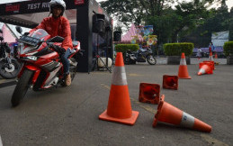 Mencoba 4 Motor Sport di Honda Sport Motoshow  
