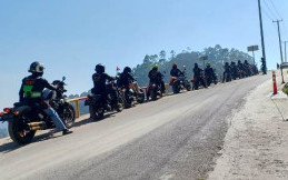 Selain Touring, Kegiatan Positif Komunitas Motor Honda Ini Patut Ditiru