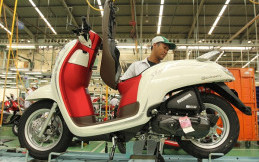 Peringati HUT RI, Warna Baru Scoopy Stylish White Red