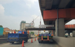 Ada Pembongkaran JPO di Tol Jakarta-Cikampek, Arah Jakarta Ditutup Sementara