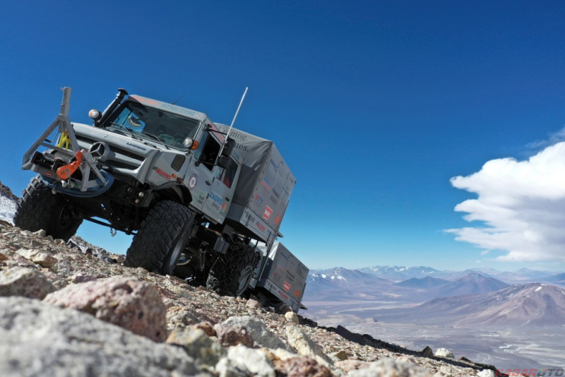 Mercedes-Benz Unimog U 5023, Nekat Dibawa Kamping ke Ojos de Salado