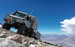 Mercedes-Benz Unimog U 5023, Nekat Dibawa Kamping ke Ojos de Salado