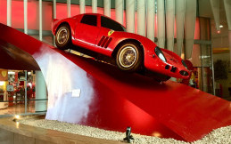 Cobain Ferrari World, Theme Park di Abu Dhabi yang Isinya Mobil Ferarri