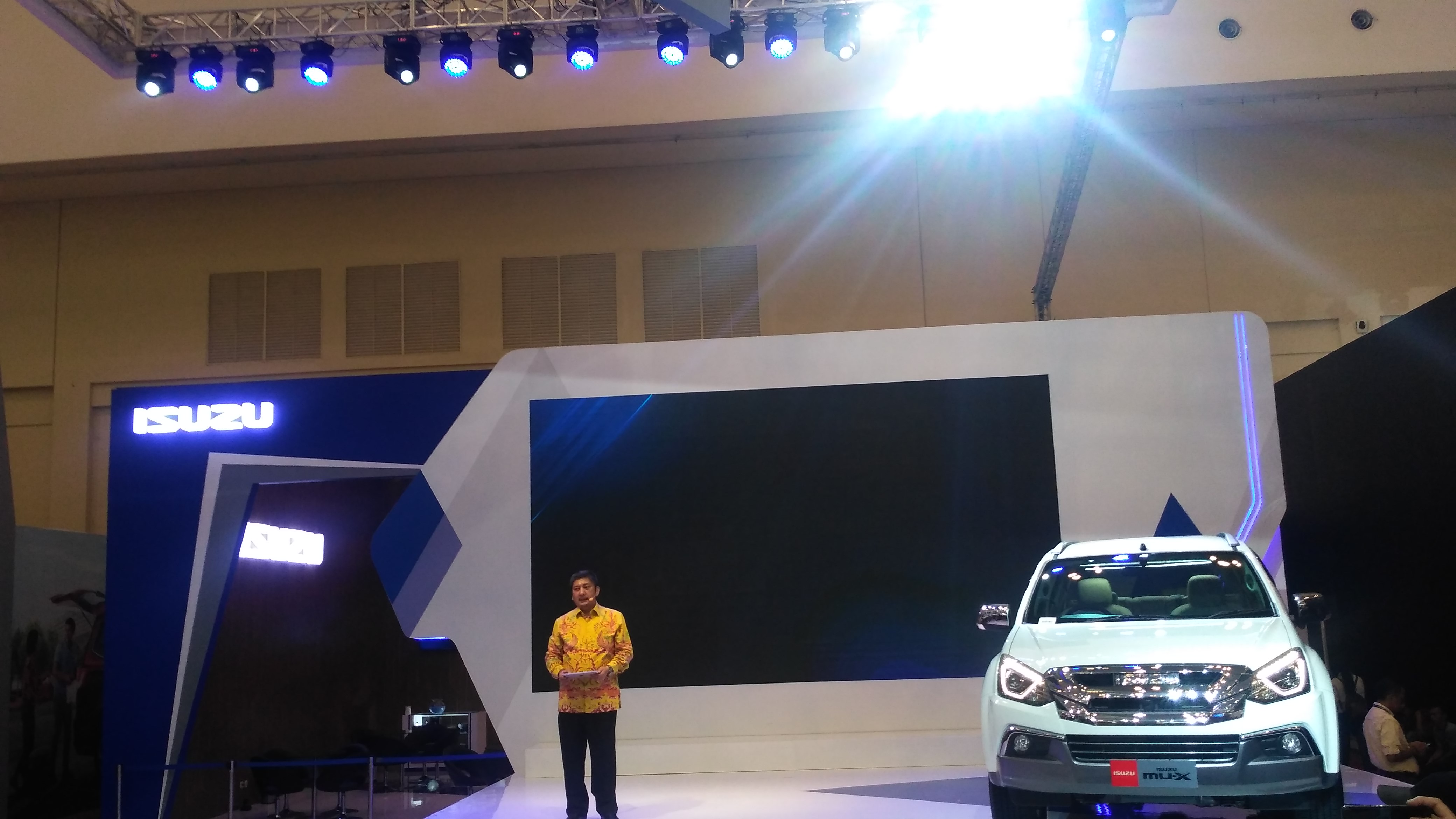 Isuzu LCV Ikut Ramaikan GIIAS 2017