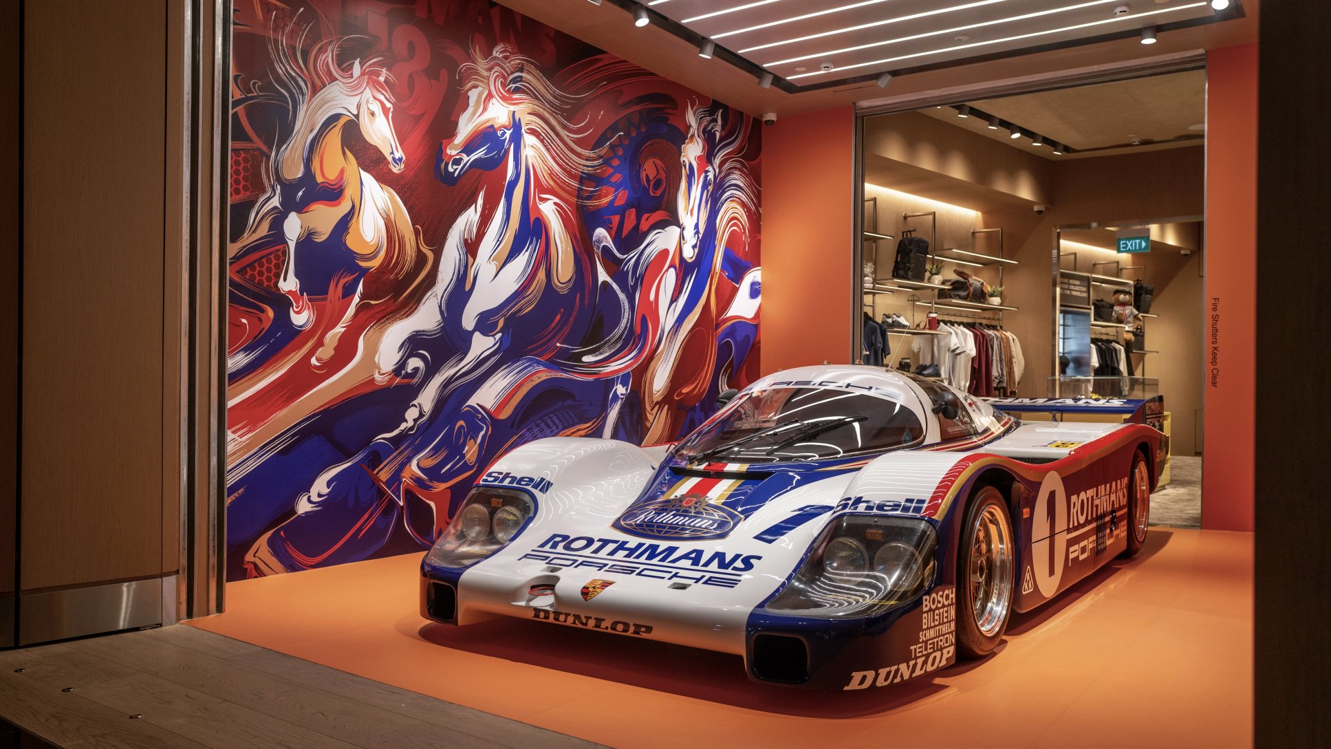 Ketika Legenda Motorsport Porsche 956 Bertemu Seni Imlek