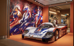 Ketika Legenda Motorsport Porsche 956 Bertemu Seni Imlek