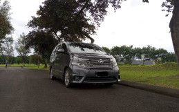 Review Mobil Bekas Toyota Vellfire 2011