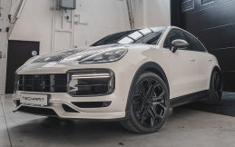 TechArt Rilis Paket Karbon Untuk Porsche Cayenne Turbo GT