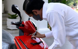 Pengusaha Asal Jambi Beli Motor Listrik Jokowi Rp2,5 Miliar