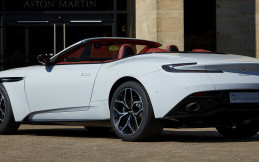 Aston Martin Luncurkan 2 Mobil Edisi Khusus DB11