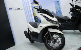 Pakai Strategi Ini Agar Honda PCX e:HEV Capai Target Naik 50%