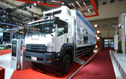 Isuzu Giga FVM Refrigerator Melengkapi Segmen Industri Cold Chain di Tanah Air