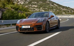 Hankook Pasok Ban Ultra-High-Performance untuk Porsche Panamera Terbaru