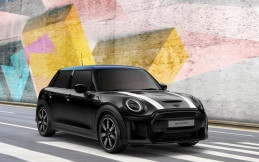 MINI The Coopers Edition Tanda Penghormatan