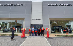 PT JLM Auto Indonesia Resmikan Showroom Jaguar Land Rover di PIK