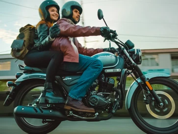 Suzuki GN160 Terbaru Meluncur, Motor Klasik Lawan Kawasaki W175