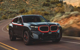 BMW XM Label Red, SUV Hybrid Bertenaga Besar 