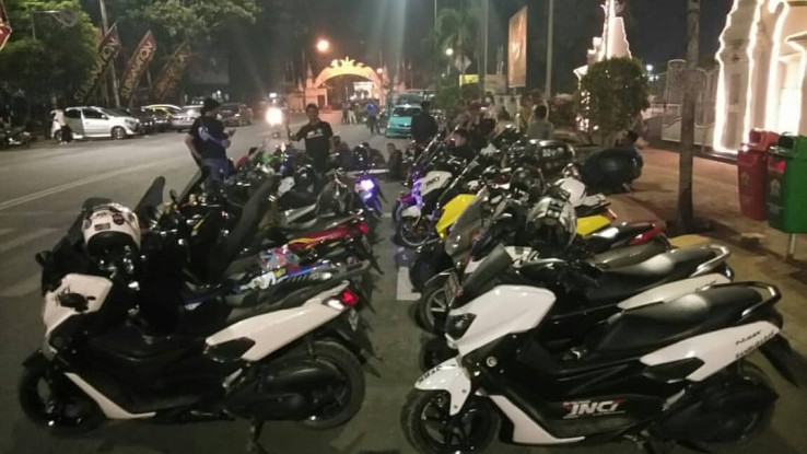 Ramadan Berbagi, Komunitas Yamaha NMax Serang Sebar Takjil