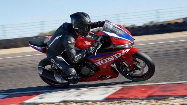 Honda CBR500R Four Punya E-Clutch, Pindah Gigi Tanpa Tarik Kopling