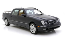 Sedan Mercedes-Benz E-Class Ini Disulap Jadi Pikap