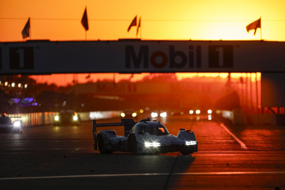 Kedigdayaan Porsche Balap IMSA WeatherTech SportsCar Championship