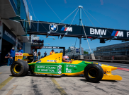 Mobil F1 Benetton B192 Michael Schumacher Dilelang, Harganya Rp166 Miliaran
