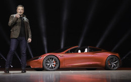 Mobil Baru Tesla Bakal Dilengkapi Roket dan Bisa Terbang