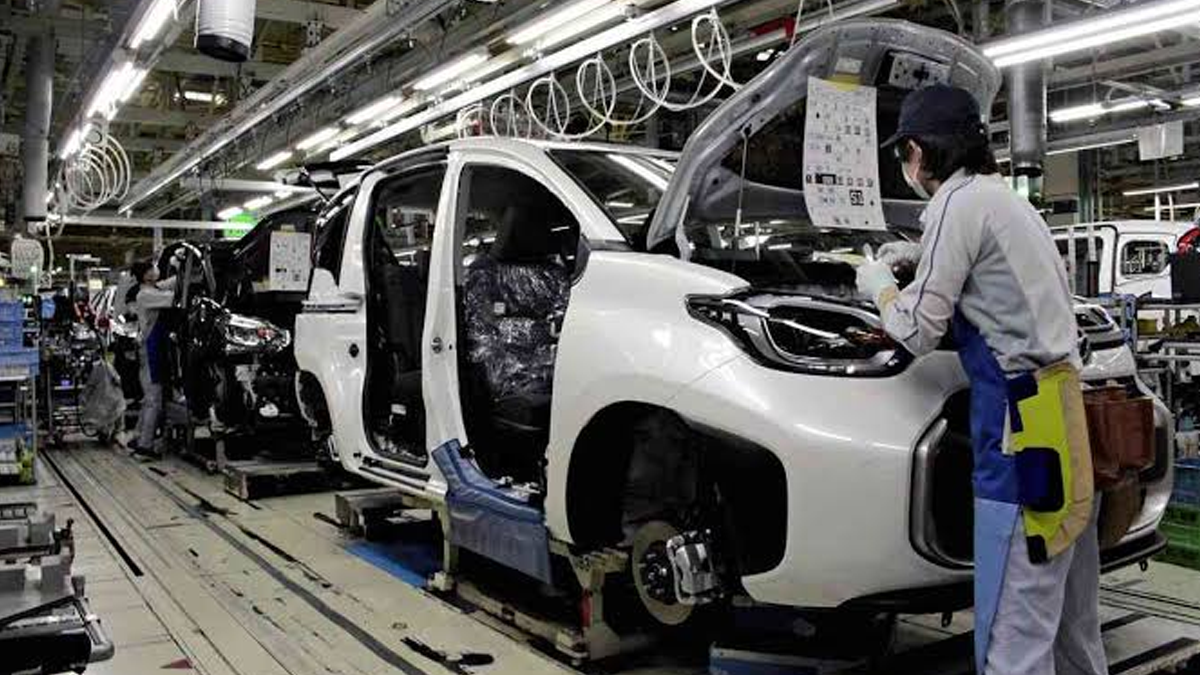 Pulih dari Gempa, Produksi Toyota di Jepang Kini Terganggu Topan
