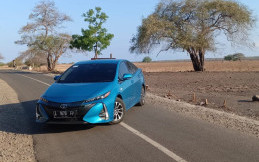Daftar Lengkap Harga Mobil Hybrid Toyota   