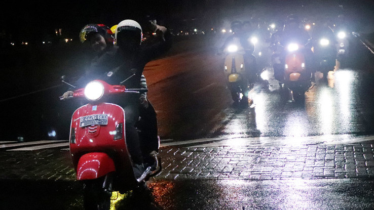 Gerimis Berbahaya Bagi Keselamatan Bikers, Simak Penjelasan Pentingnya